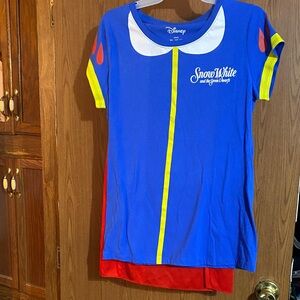 Snow White and the Seven Dwarfs t-shirt with cape costume